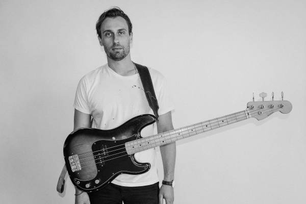 Guitar, Bass, Ukulele, and Songwriting Lessons (Long Beach)