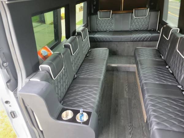 Luxury Party Bus Rentals at $89 Per Hour in LA
