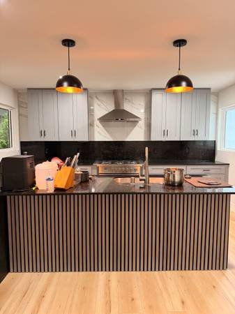 Handyman Services/Repair &amp; Maintenance/ Same-Day Service Available (Woodland Hills)