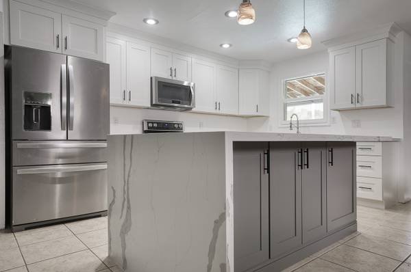 Baldwin General Contractor LC# 9330 – Home, Kitchen, and Bathroom Remodeling (Exterior and Interior Paint, Pavers Installation, Window Service)