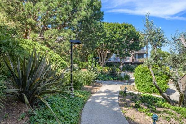 $6,591 / 3br - 1408ft2 - Short Term Leases Available with No Upcharge! Minimum 6-Month Lease (Marina del Rey)