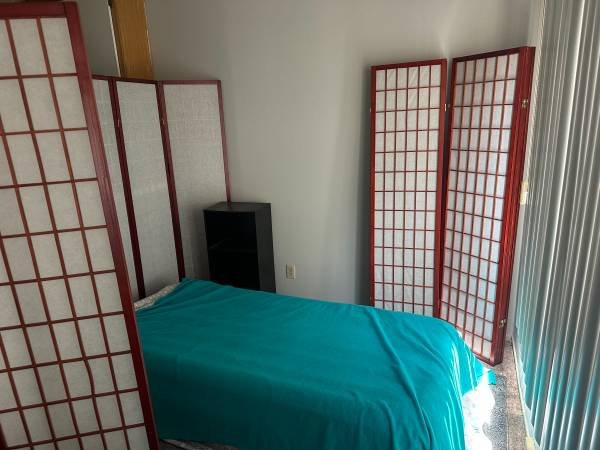 $225 Weekly Space rental (North Hollywood)