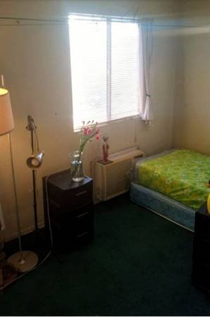 $500 / 2br - Room share with private dividers (Los Feliz/East Hollywood)
