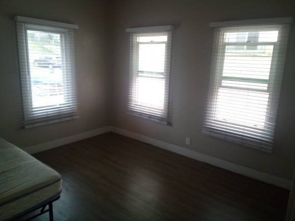 $800 Rooms for Rent Now (East Los Angeles)