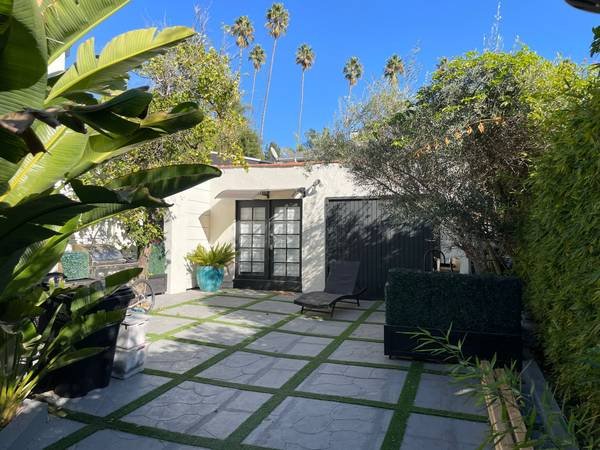 $2,300 / 1br - 750ft2 - Guest House Furnished Lower Hollywood Hills (Sunset Strip)