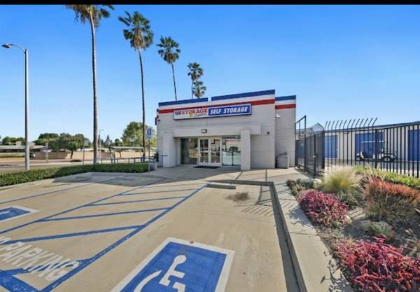 GREAT SPECIALS @ US STORAGE CENTERS (MISSION HILLS, CA)