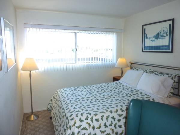 $1,250 / 1br - Fully Furnished Room in a Safe, Walkable Neighborhood - Short or Long Term Okay (Santa Monica)