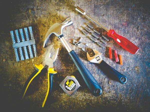 Onsite Apartment Manager and Maintenance Technician, Live-In Position (Los Angeles)