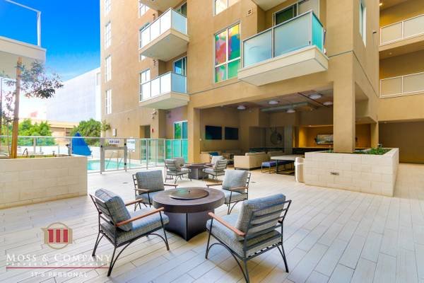 $1,900 / 570ft2 - Studio in Downtown Los Angeles - 1 Month Free - In-Home Washer/Dryer (South Park)