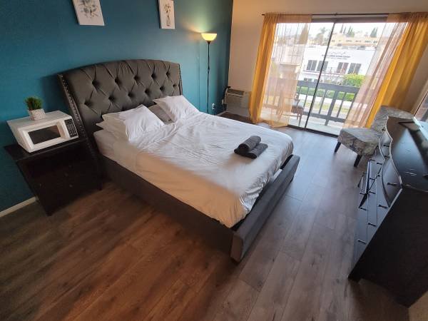 $700 / 1br - Ready to Rent- $700 Per Week (Los Angeles)