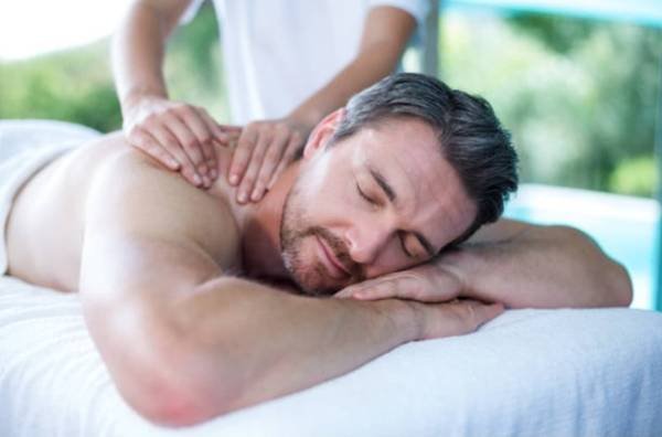MEN'S WAX, TRIM, SHAVE &amp; MASSAGE (Van Nuys)